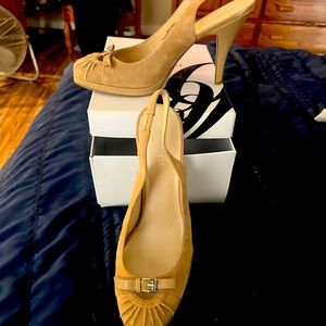 Nine West dress shoes, beige